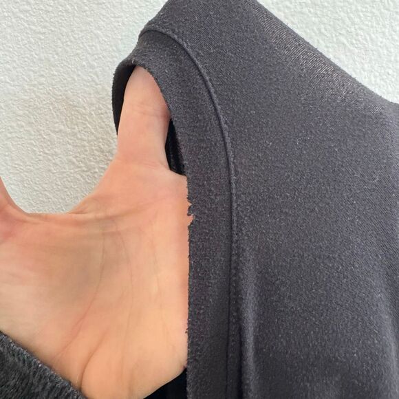 Vuori Size Large Bundle of Three Strato T Shirt Black Taupe Short Long Sleeve - Picture 10 of 13